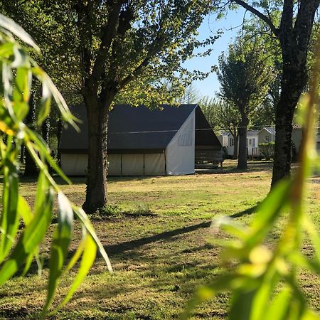 Camping Les Mancellieres Avrillé エクステリア 写真